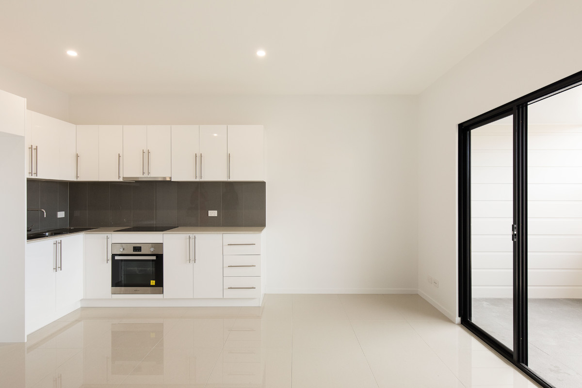 Near new - Excellent Unit - Fantastic Location