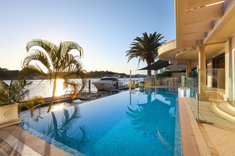 133 Commodore Drive, Paradise Waters Qld 4217