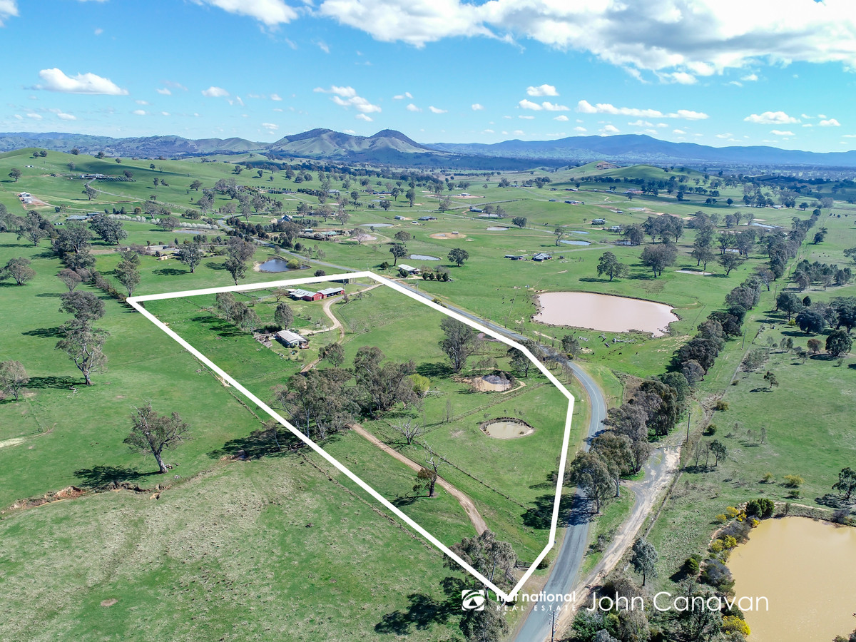 RUN WILD - 14 ACRES ON THE EDGE OF TOWN