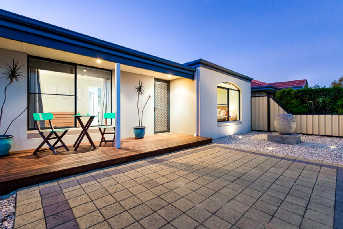 Beautiful Home Opposite Parkland
