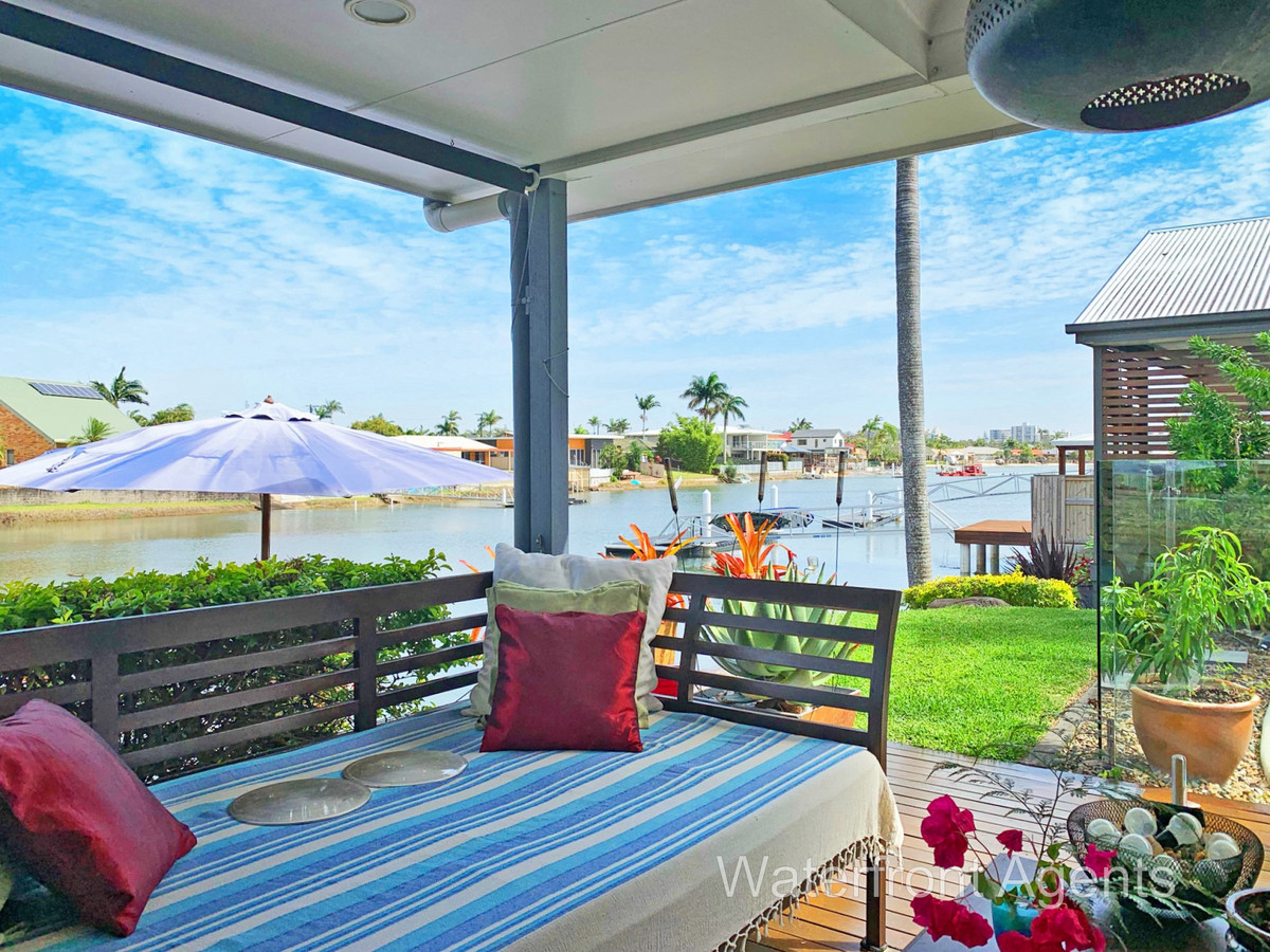 RELAXED WATERFRONT LIVING – MUST SEE!