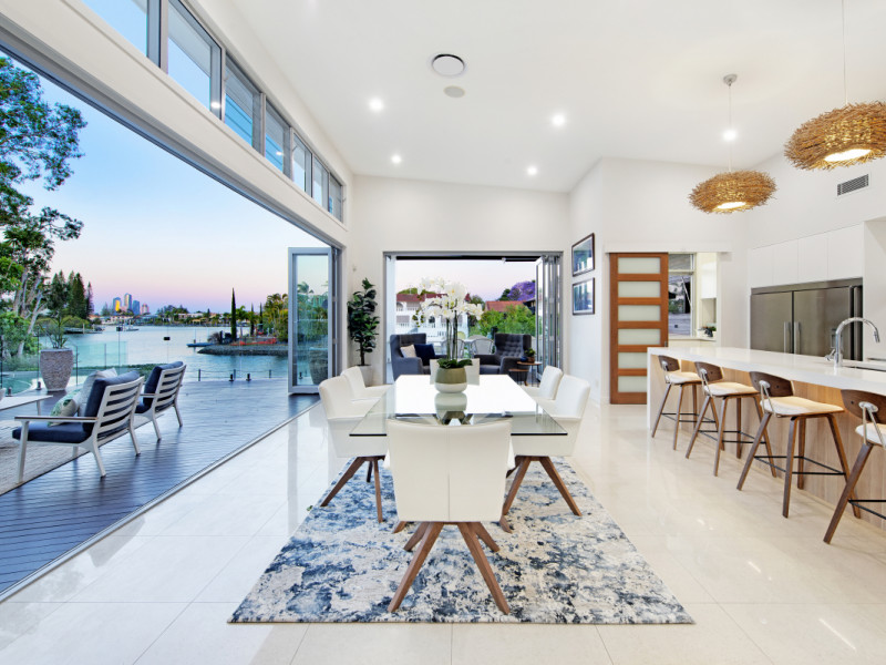 15 Cedar Place, Broadbeach Waters Qld 4218