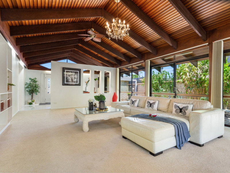 5 Fiesta Avenue, Isle Of Capri Qld 4217