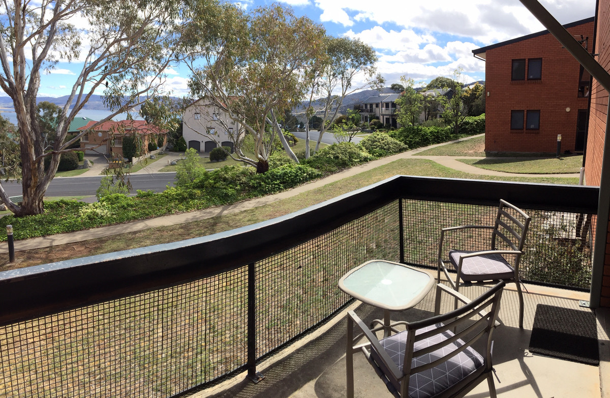 Three Bedroom Apartment in Sunrise Mountain Village - SUMMER LEASE