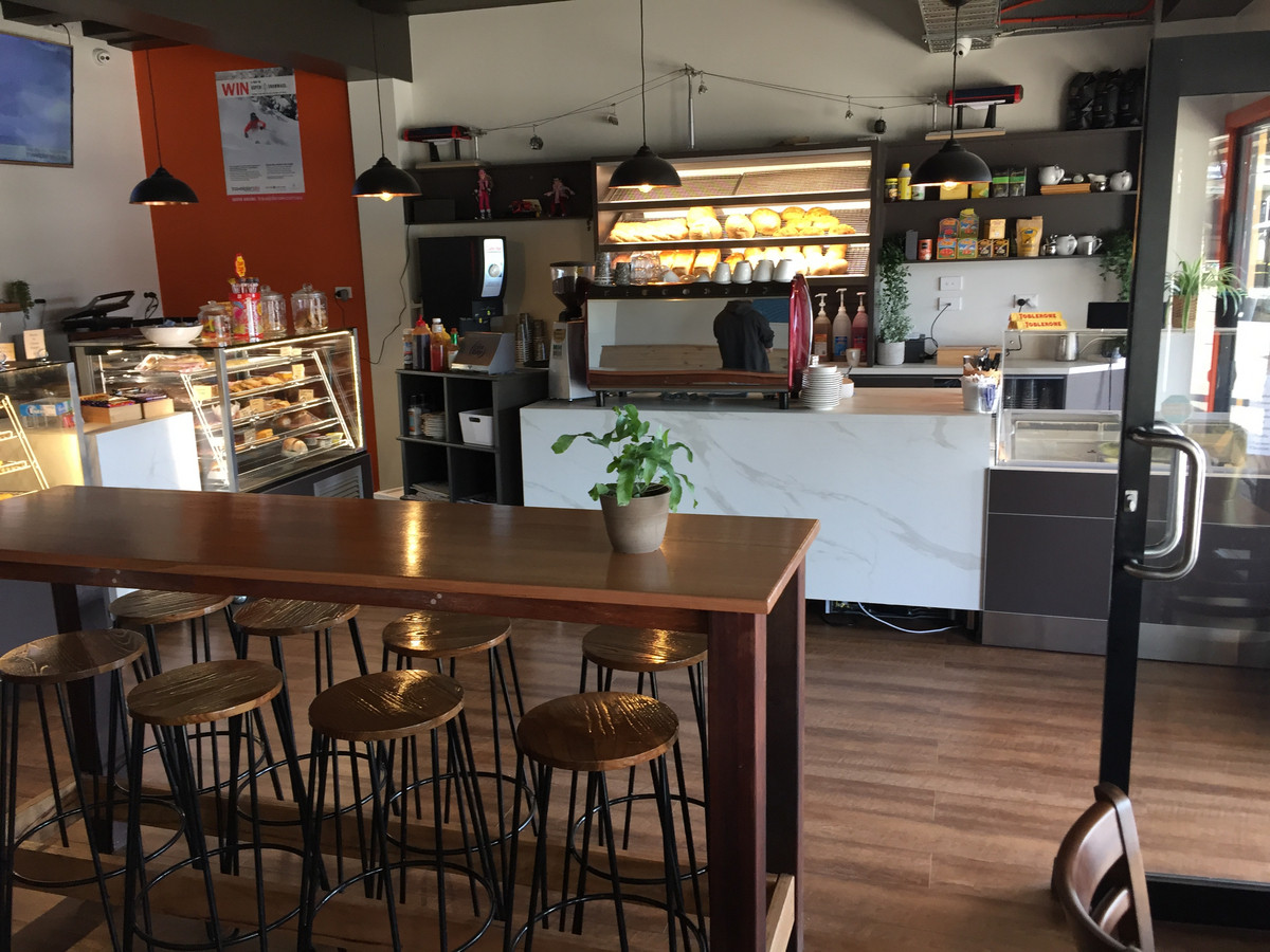 Cafe - Bakery - Pizza Bar - Licenced