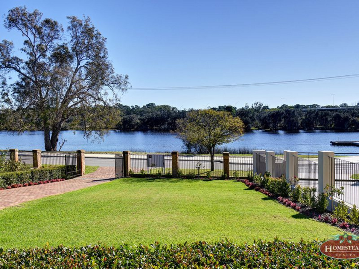 Views of the Swan WILL greet you every day!