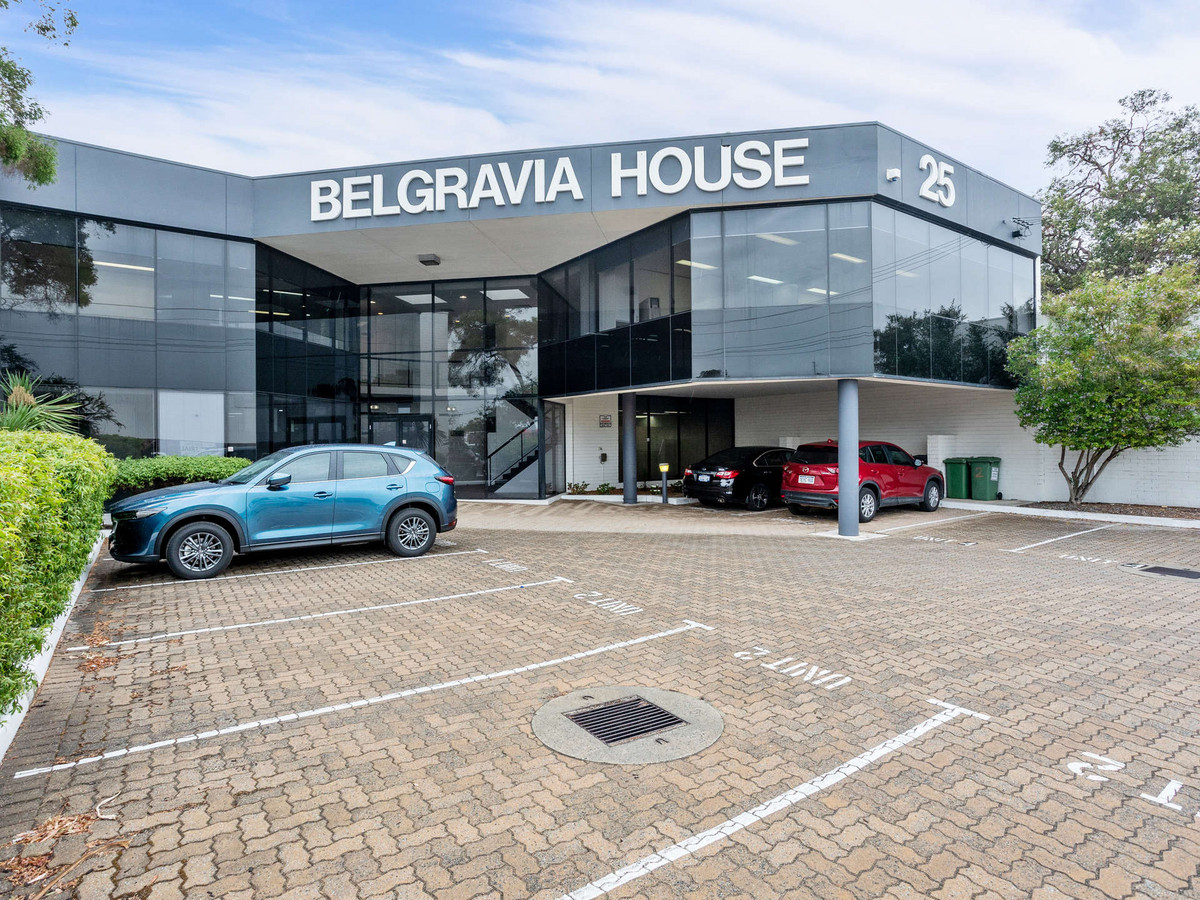 FOR LEASE - PROFESSIONAL OFFICE SUITE
