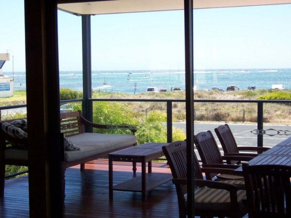 BEACH FRONT PROPERTY PANORAMIC VIEWS YOUR NEW BEACH RETREAT