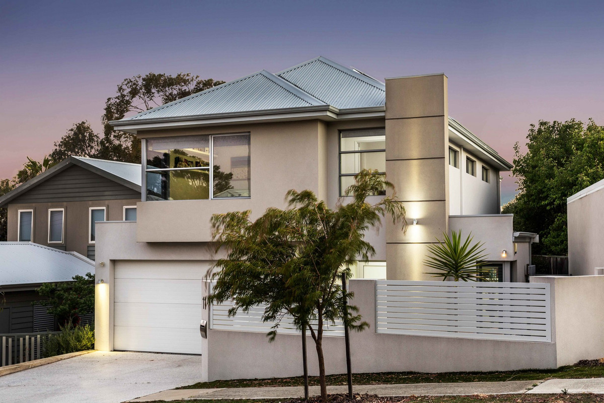 LUXURY DESIGNER LIVING