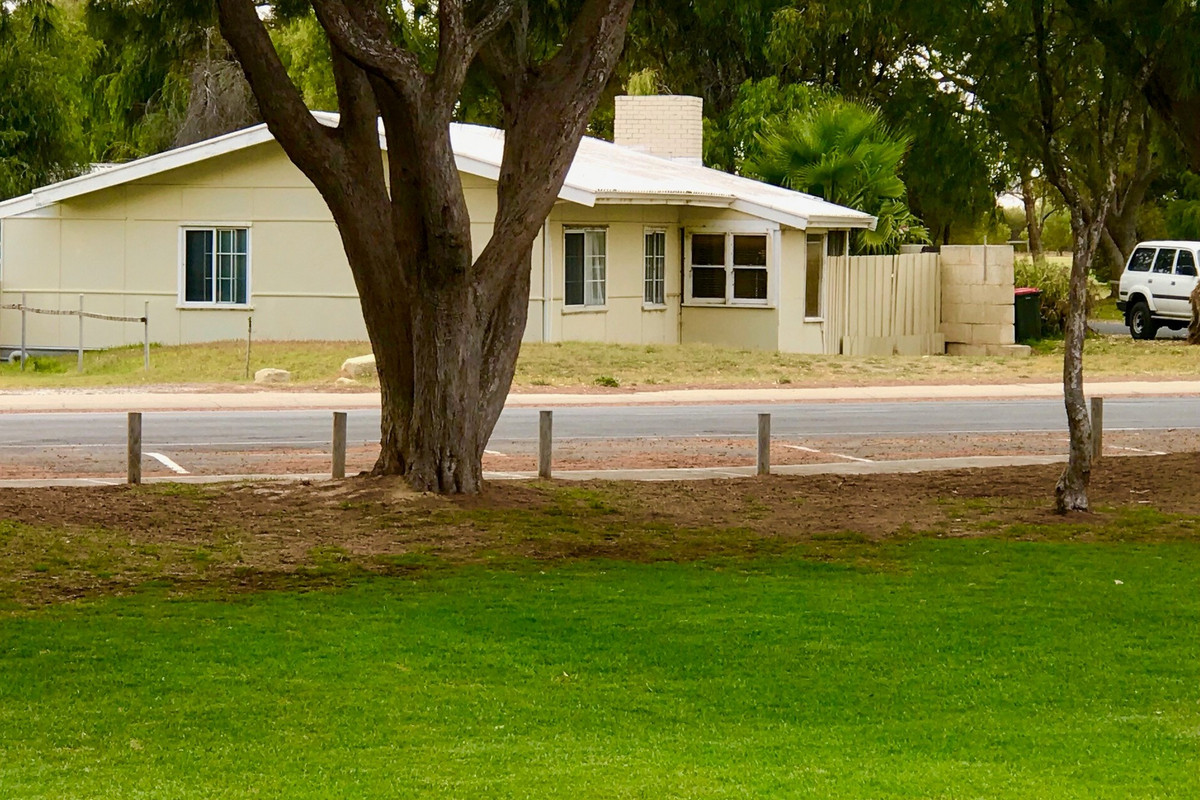 OCEAN FRONT BEACH SHACK – SUBDIVISION POTENTIAL