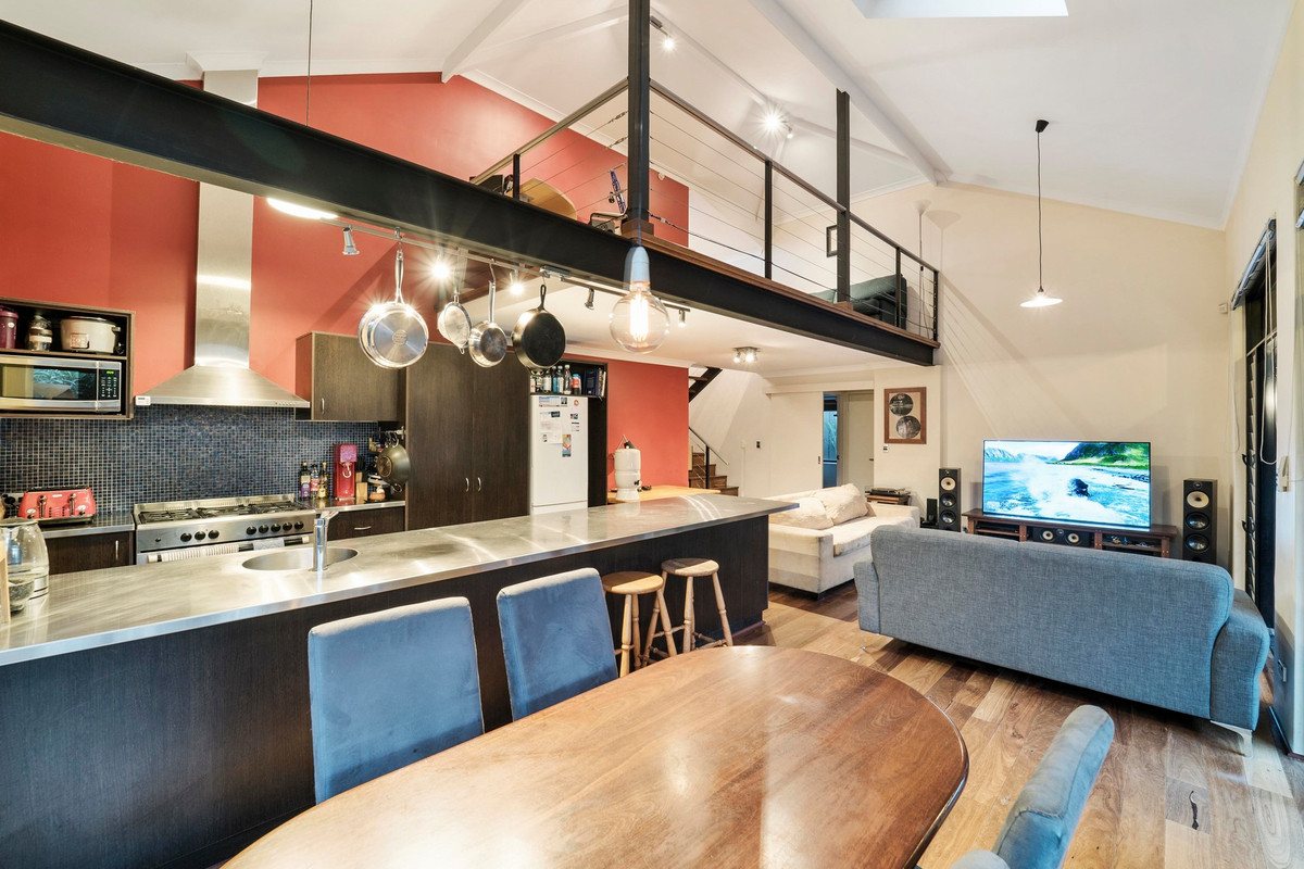 LOFTY URBAN SANCTUARY