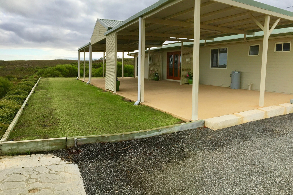 PANORAMIC VIEWS – OCEAN & SUNSET VISTA
