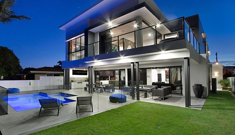 Absolute luxury, East to wide water, stunning skyline views