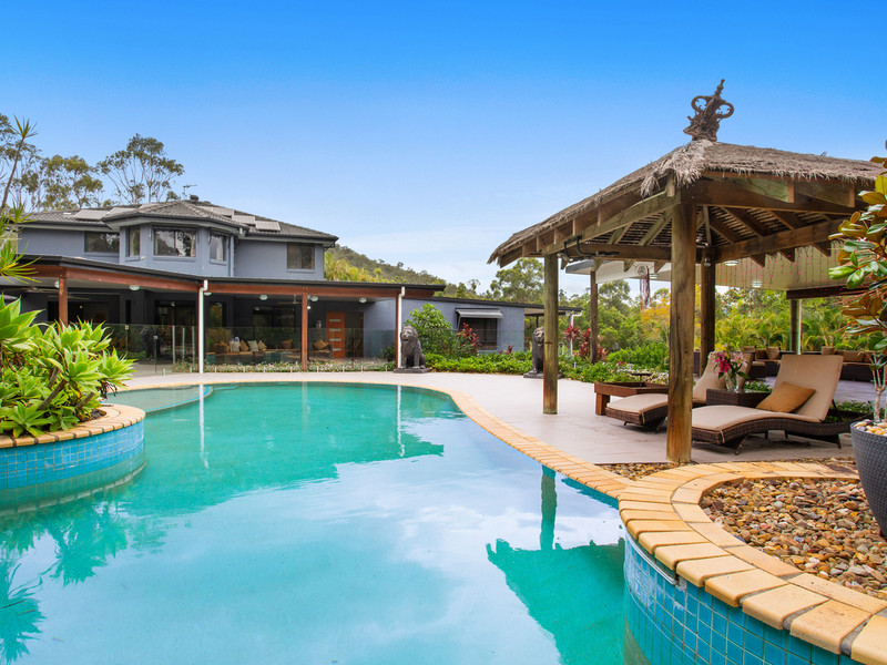 Family Retreat on 4000 sqm with Dual Living Opportunity