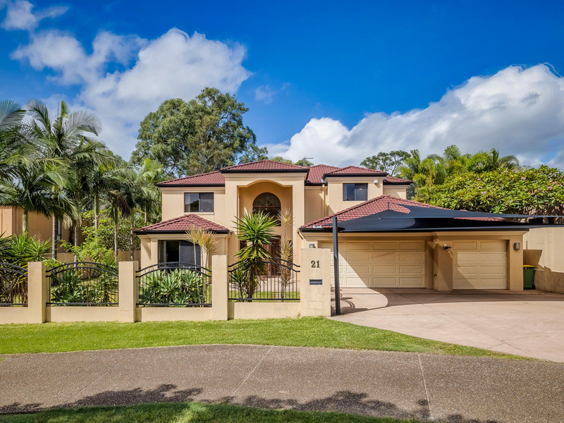 Spacious golf course living at its finest