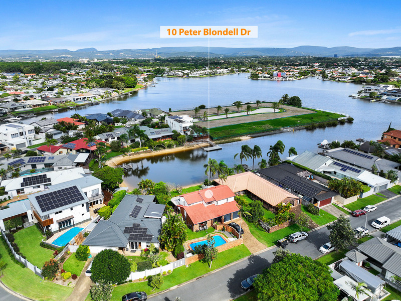 PEACEFUL WATERFRONT ENCLAVE, LARGE FAMILY HOME!