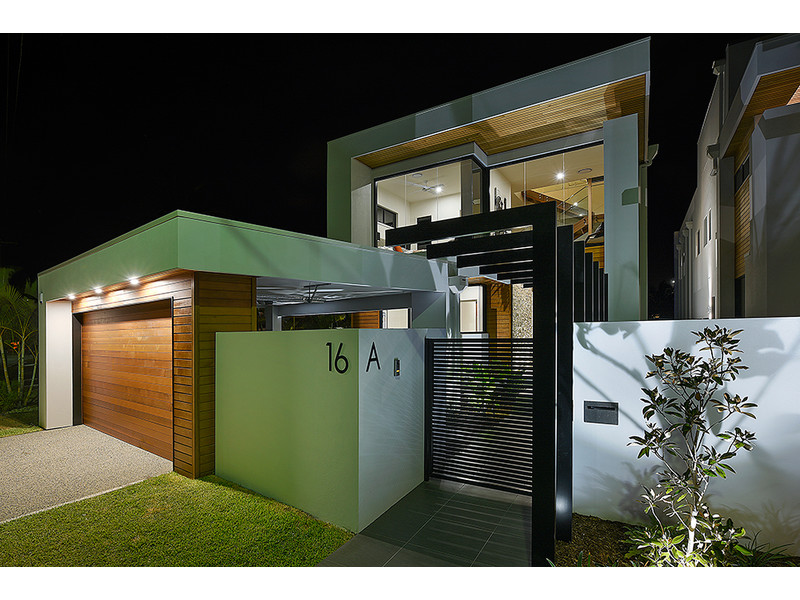 BRAND NEW DESIGNER WATERFRONT HOME – FIRB APPROVED