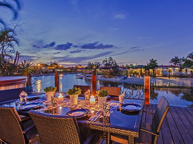 NORTH TO WATER, RESORT STYLE LIVING IN THE HEART OF BOOMING MERMAID WATERS