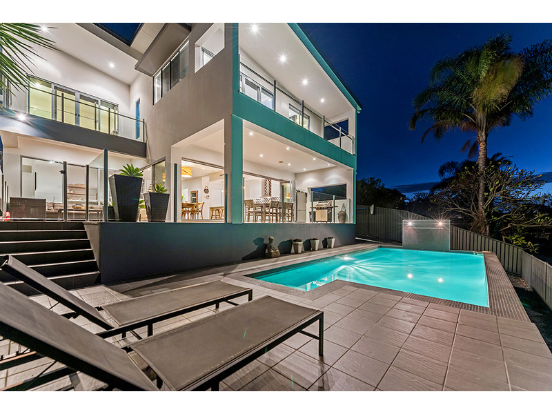 NORTH TO WATER STUNNING ARCHITECTURALLY DESIGNED HOME