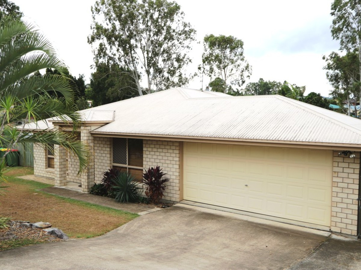 Established family home with Plenty Of Extras!
