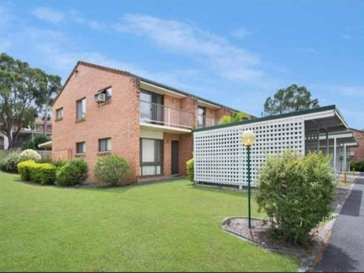 $170- $175 per week ( includes Electricity, Water and Internet) rooming accommodation. Must Register for inspection