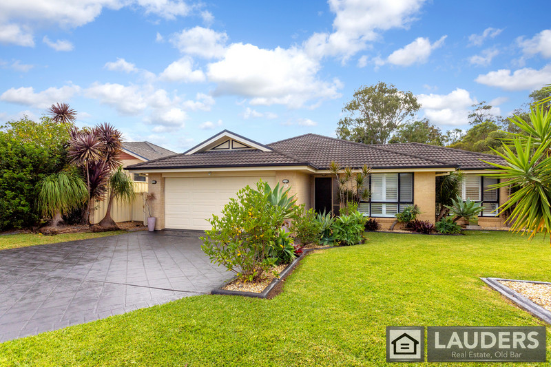 Superb Home Backing Reserve