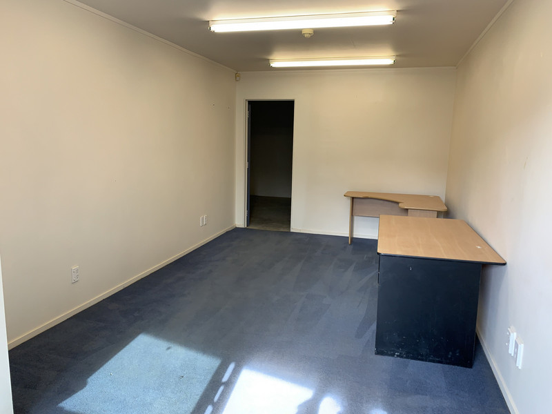 2 / 14 Airborne Road, Rosedale, North Shore City, Auckland 0632