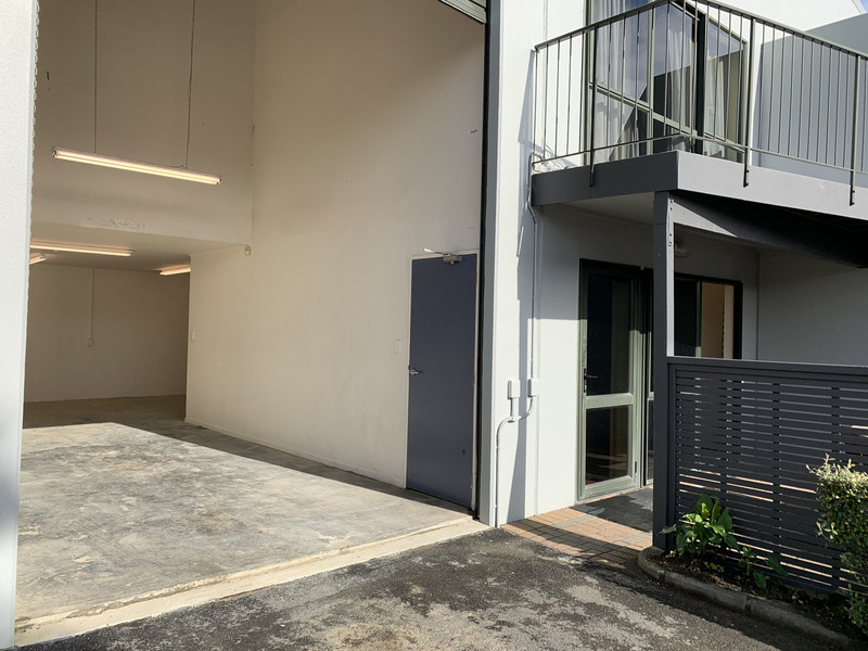 2 / 14 Airborne Road, Rosedale, North Shore City, Auckland 0632