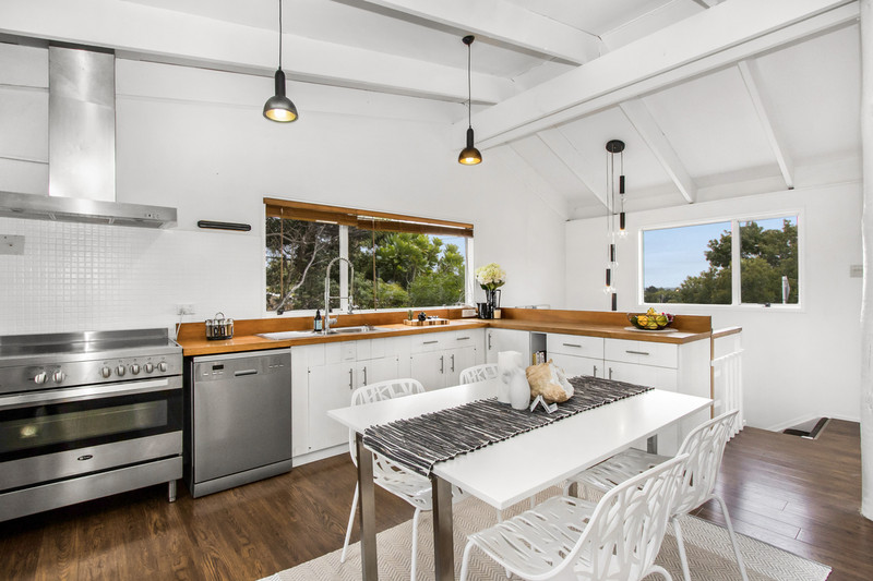 118 Glengarry Road, Glen Eden, Waitakere City, Auckland 0602