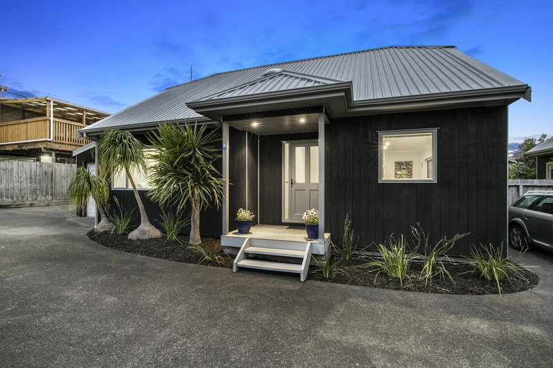 2 / 28 Holiday Road, Stanmore Bay, Rodney, Auckland 0932