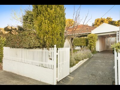 16 Ruabon Road, VIC 3142, aus