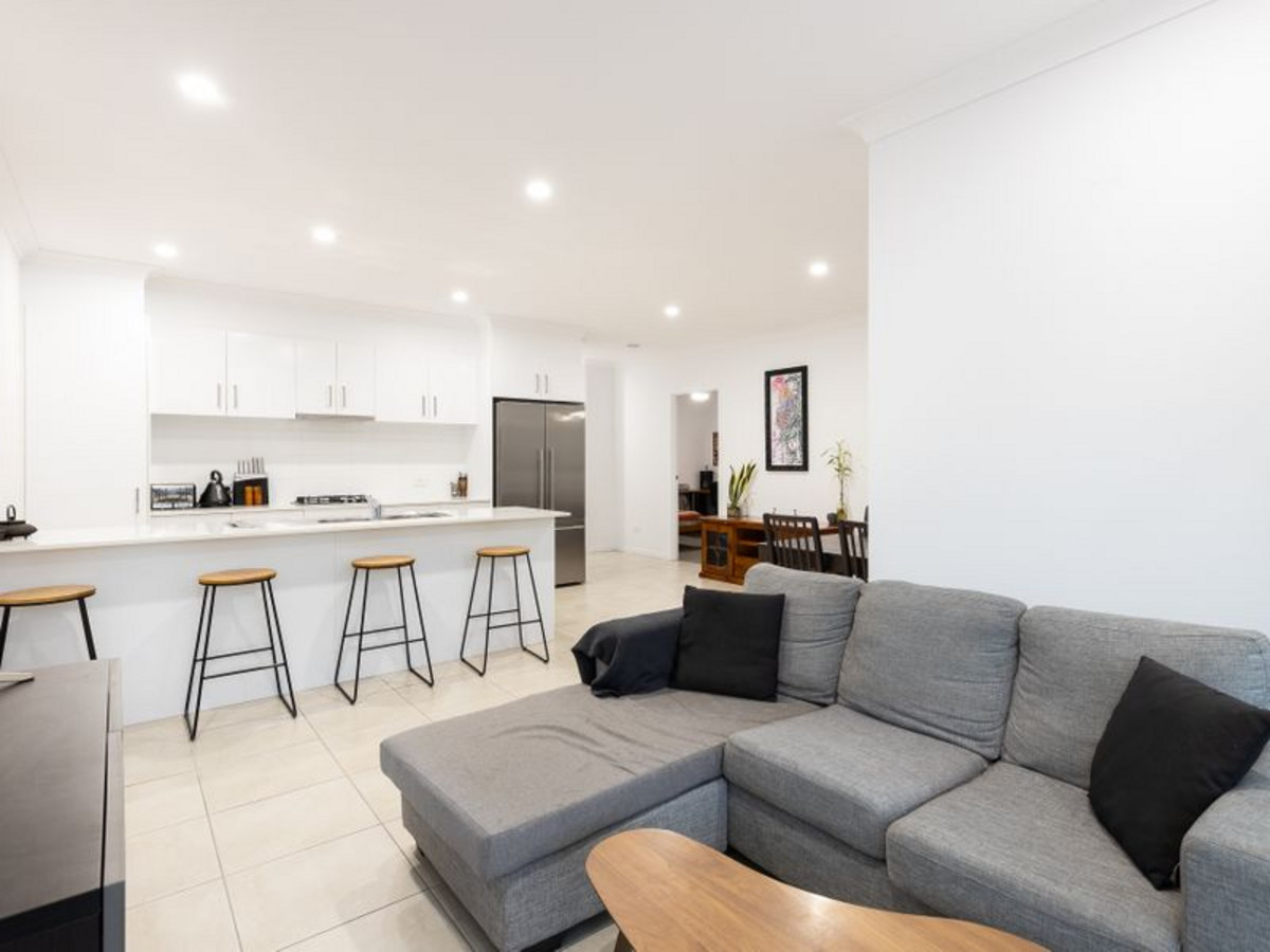 8 Mount Greville Way, PARK RIDGE