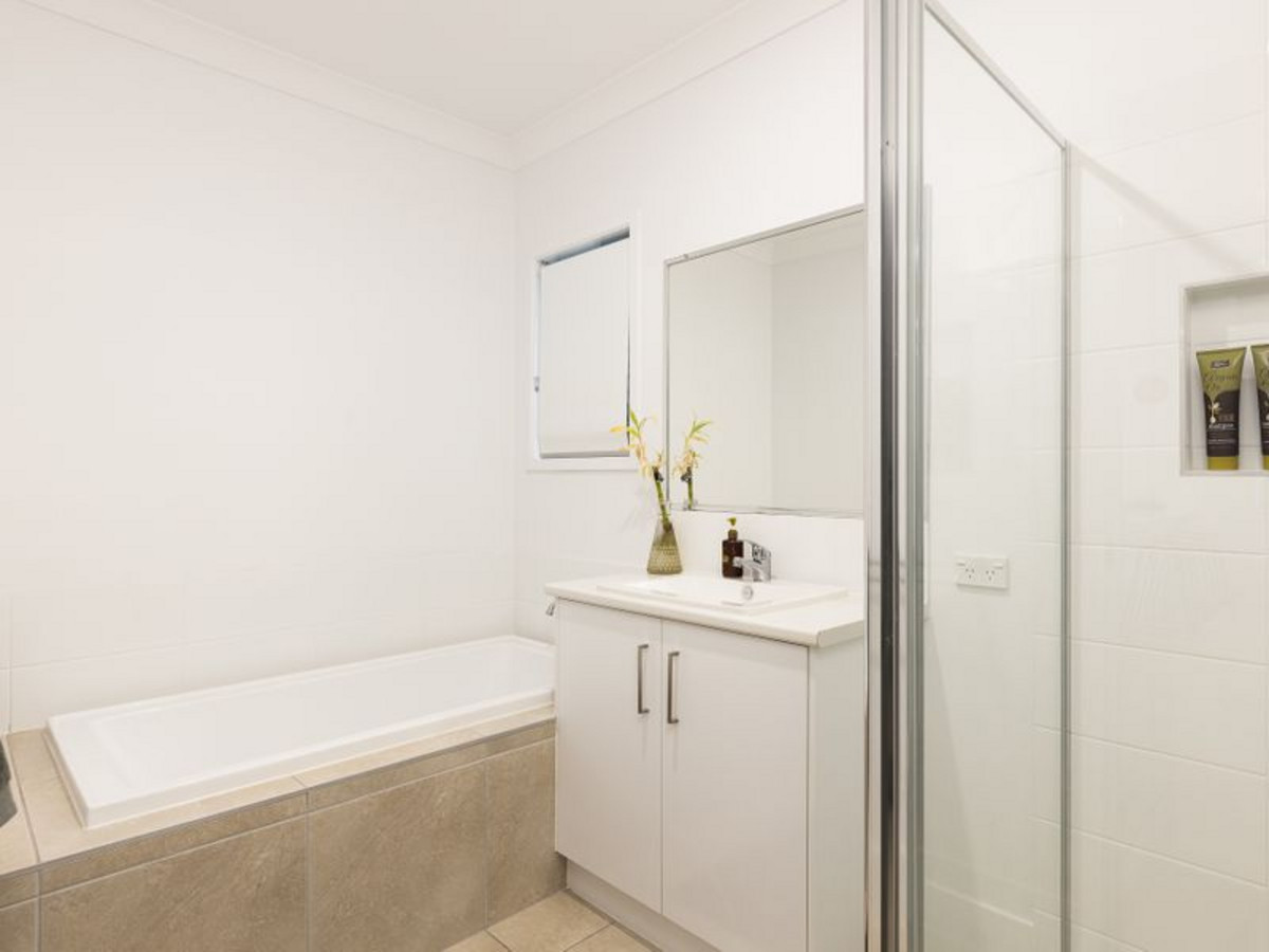 8 Mount Greville Way, PARK RIDGE