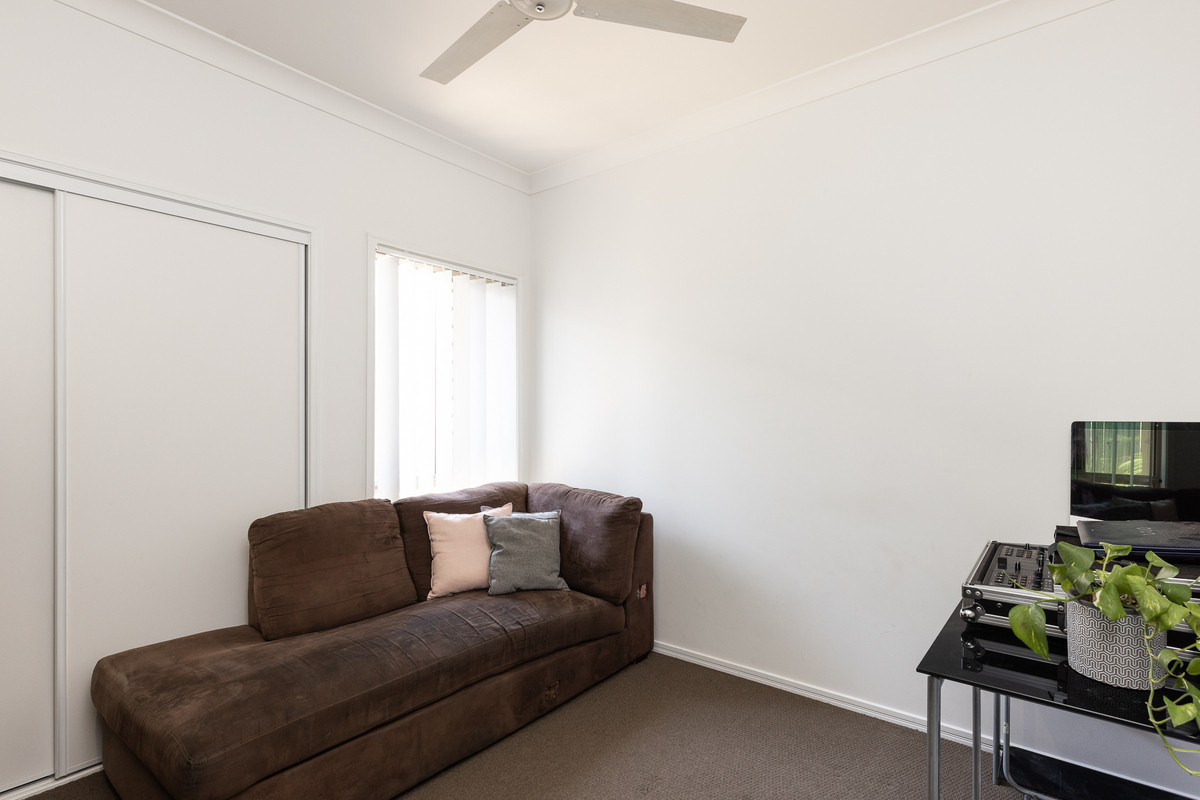 30 Laguna Crescent, Springfield Lakes