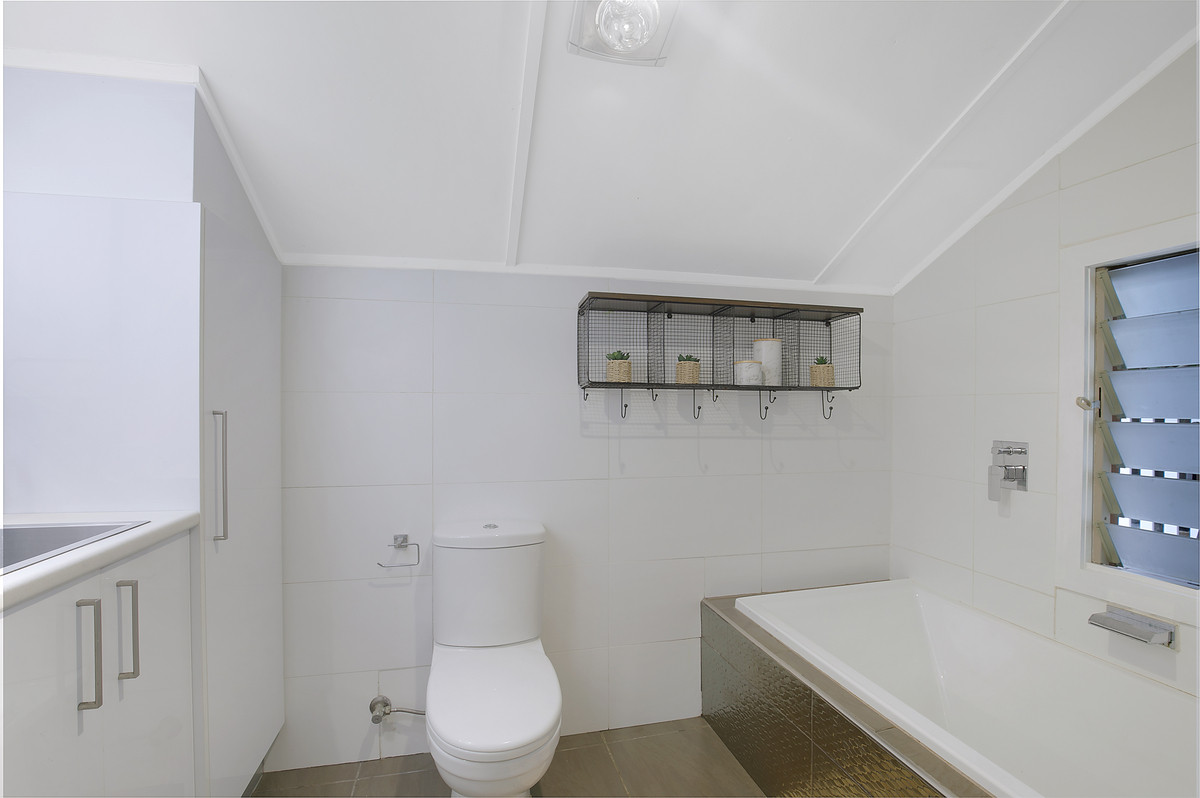 16 Cyril Street, Camp Hill