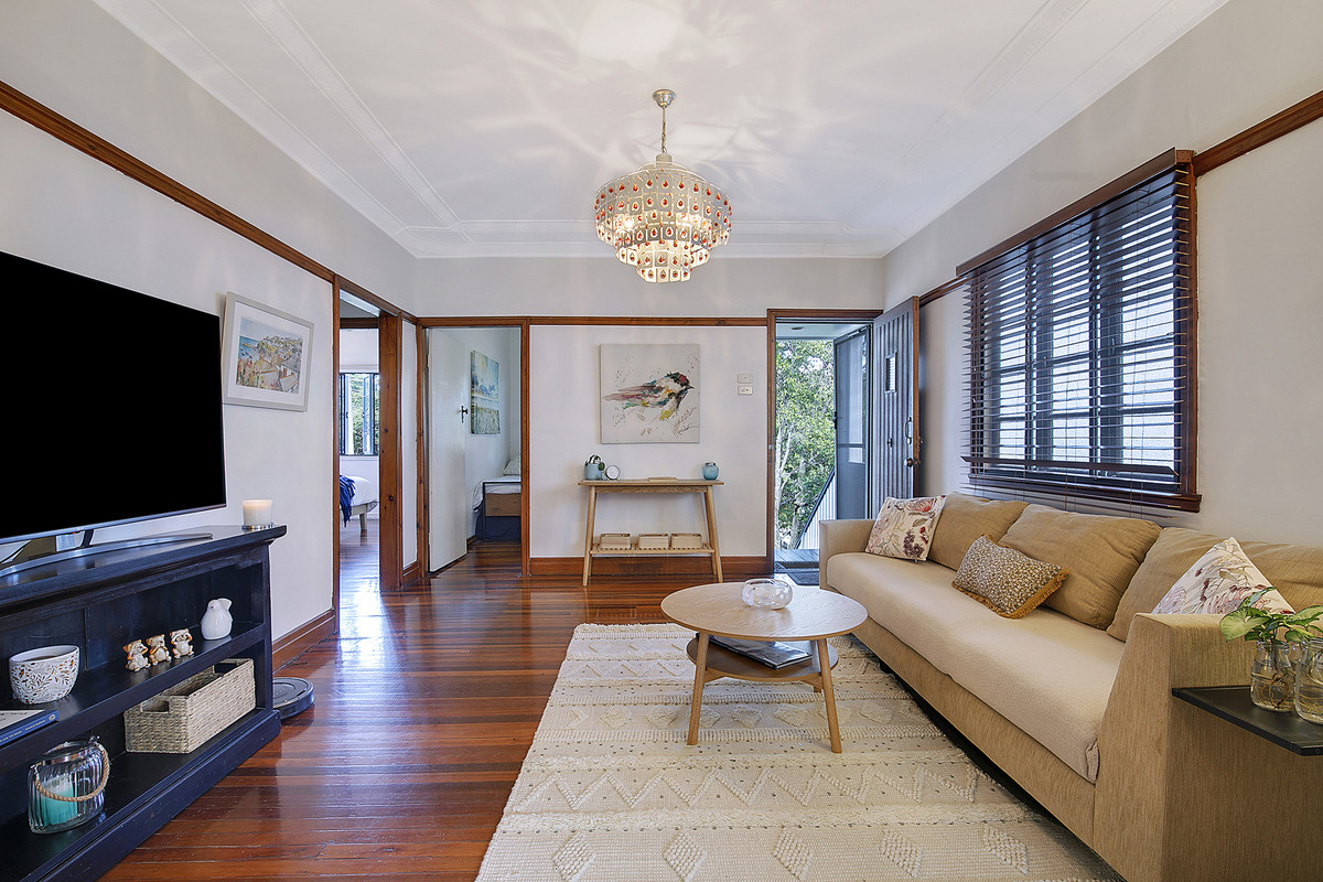 16 Cyril Street, Camp Hill