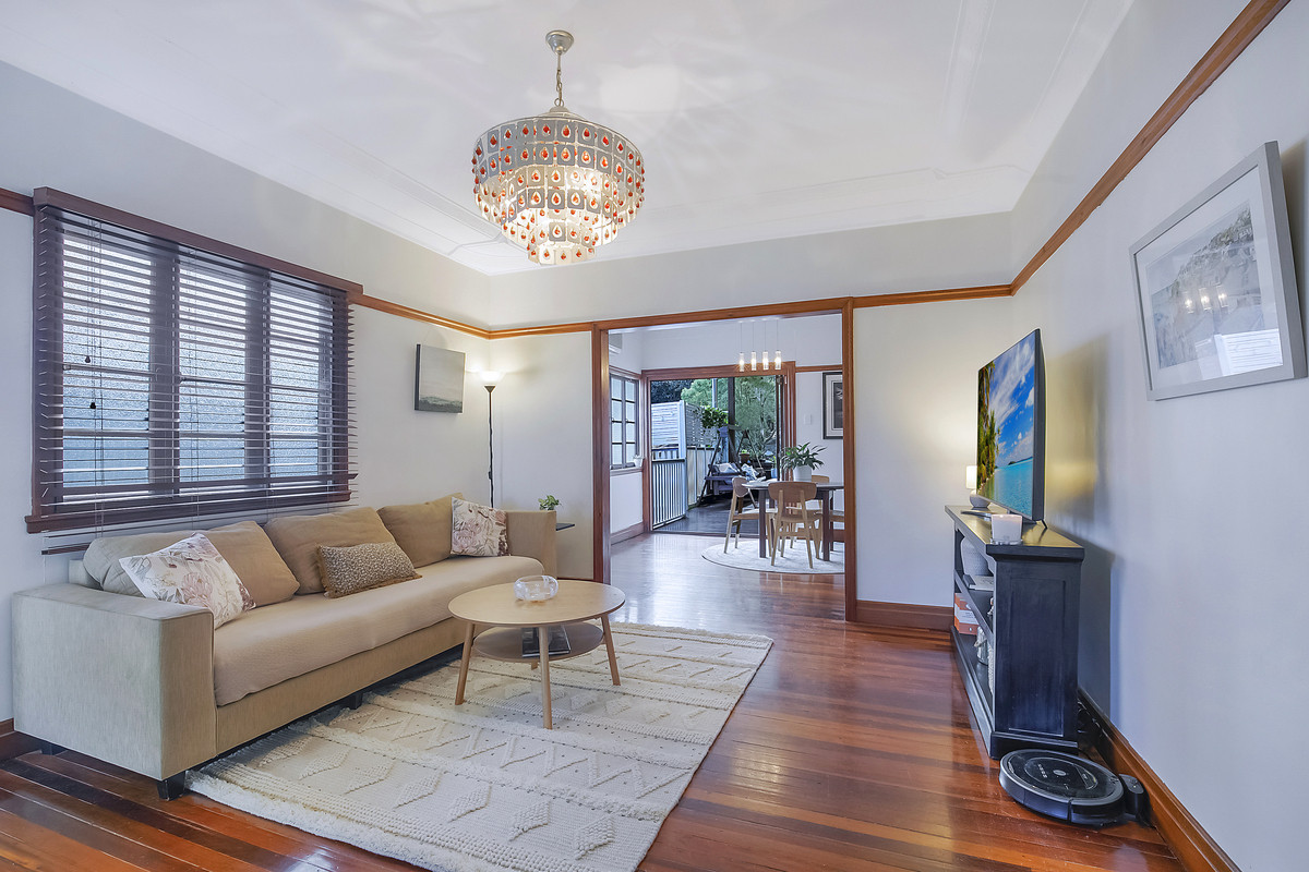 16 Cyril Street, Camp Hill