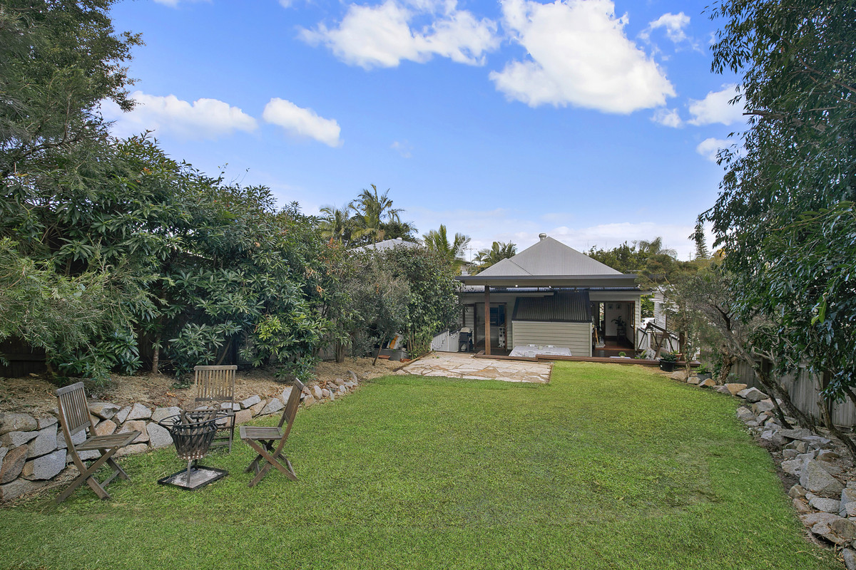 16 Cyril Street, Camp Hill