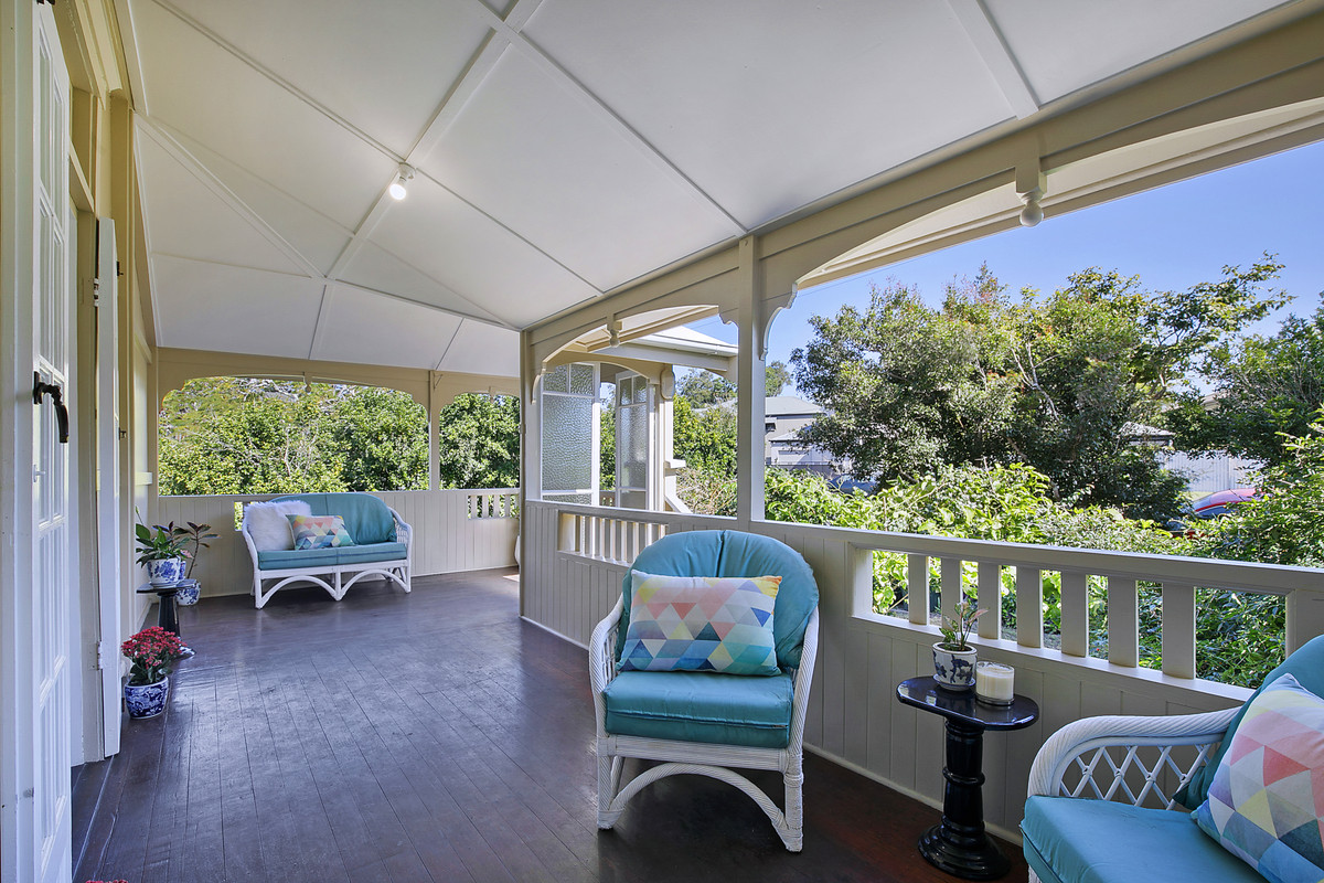 18 Usher Street, Indooroopilly