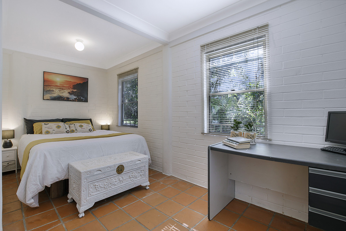 18 Usher Street, Indooroopilly