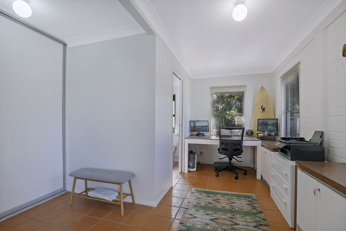 18 Usher Street, Indooroopilly