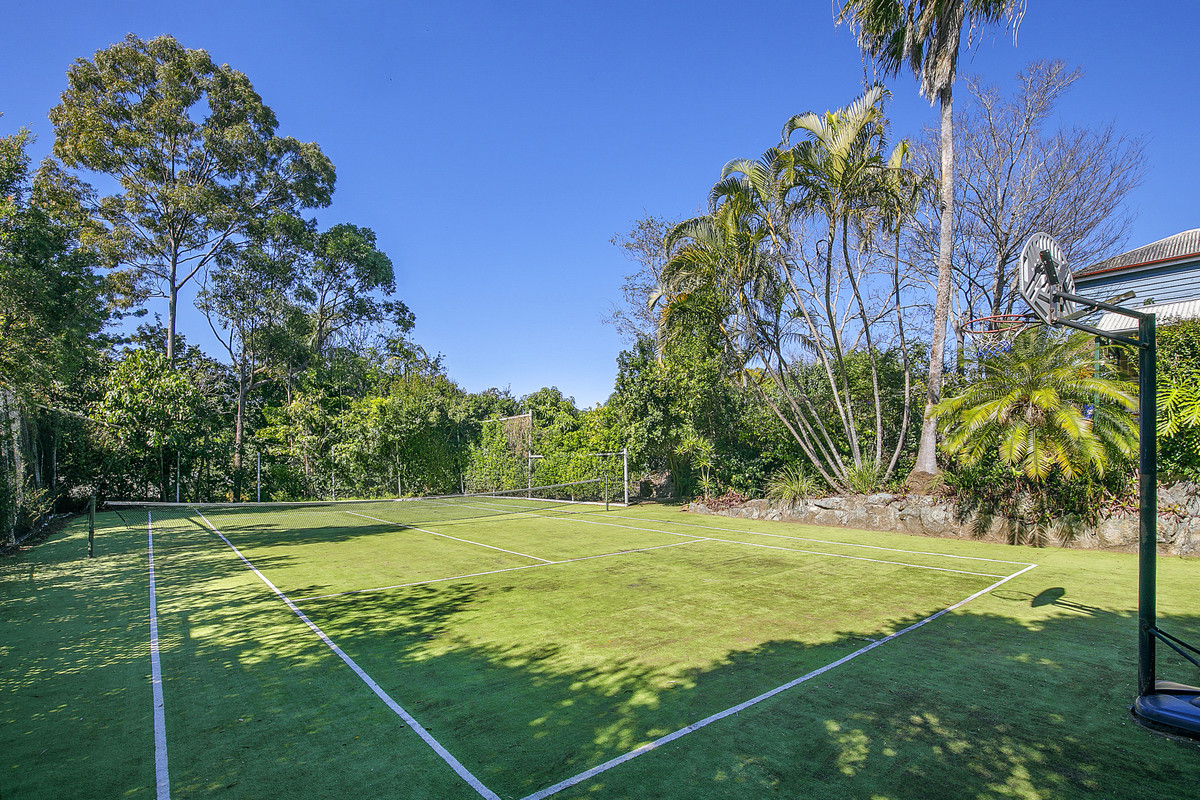 18 Usher Street, Indooroopilly