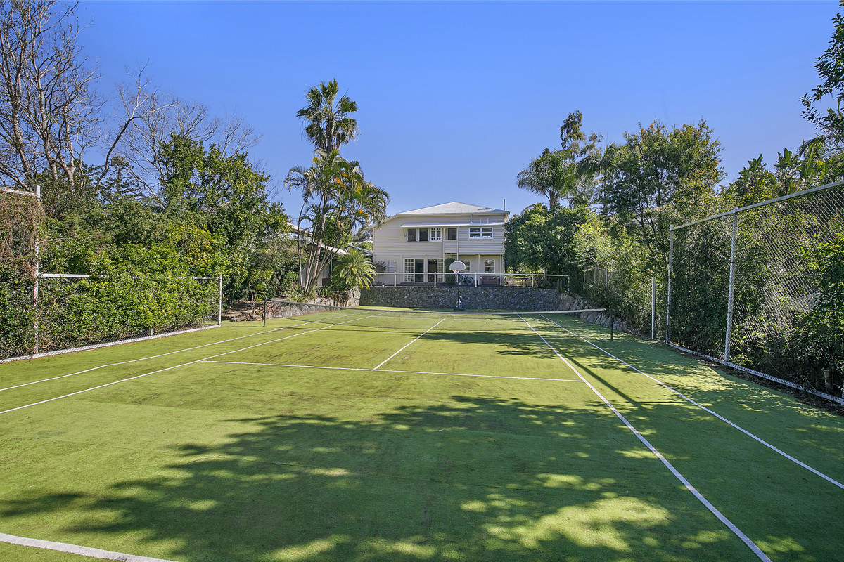 18 Usher Street, Indooroopilly