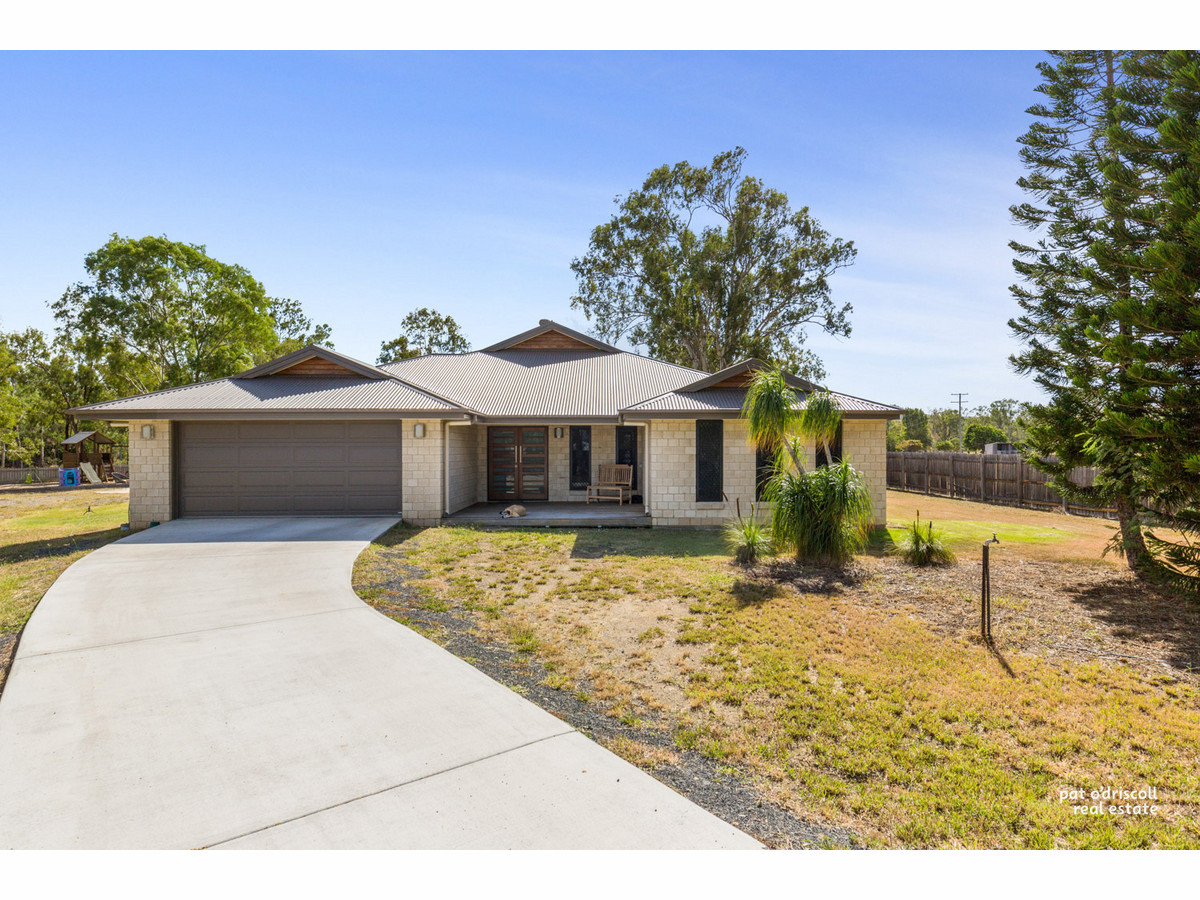 Quiet Cul de Sac living for privacy on a fully fenced acre, Lifestyle plus with this new address...
