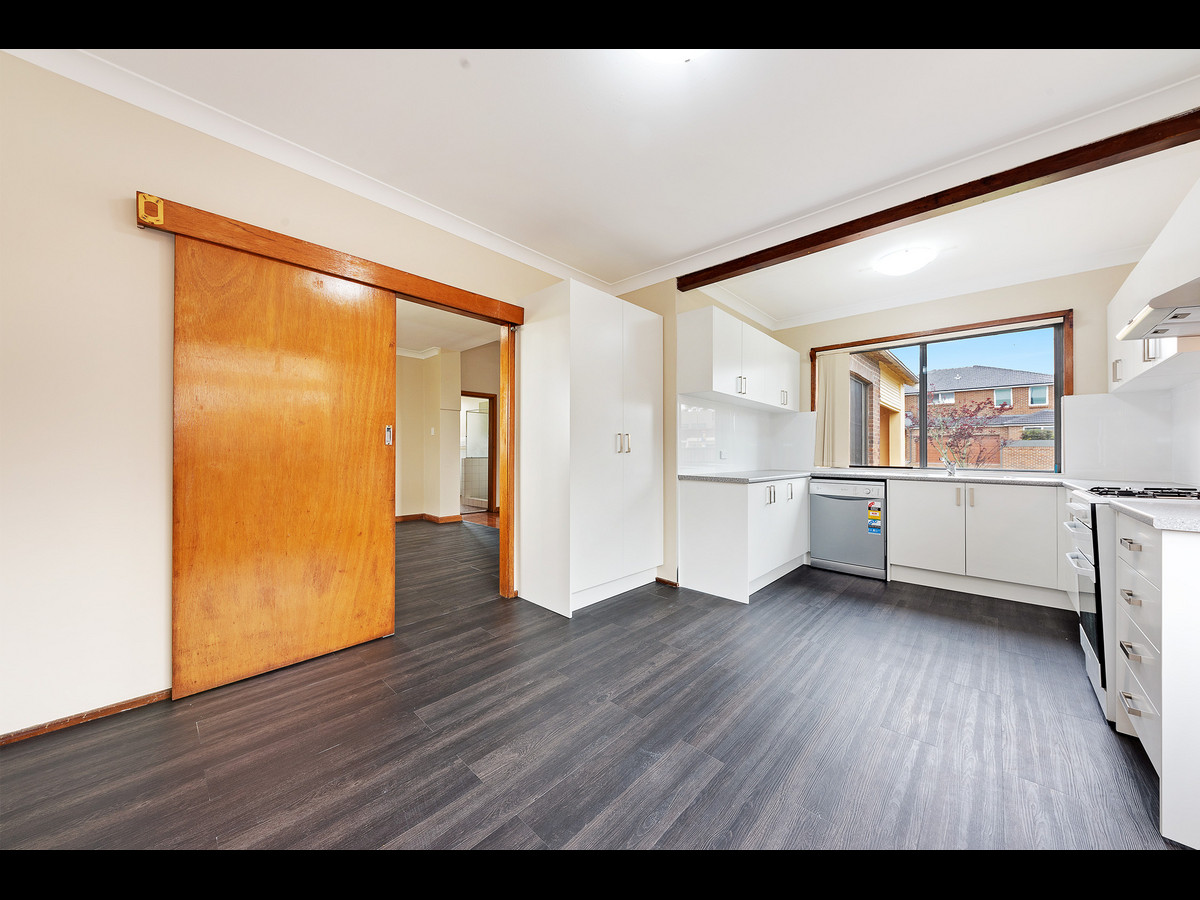 SUN FILLED 4 BEDROOM FAMILY HOME