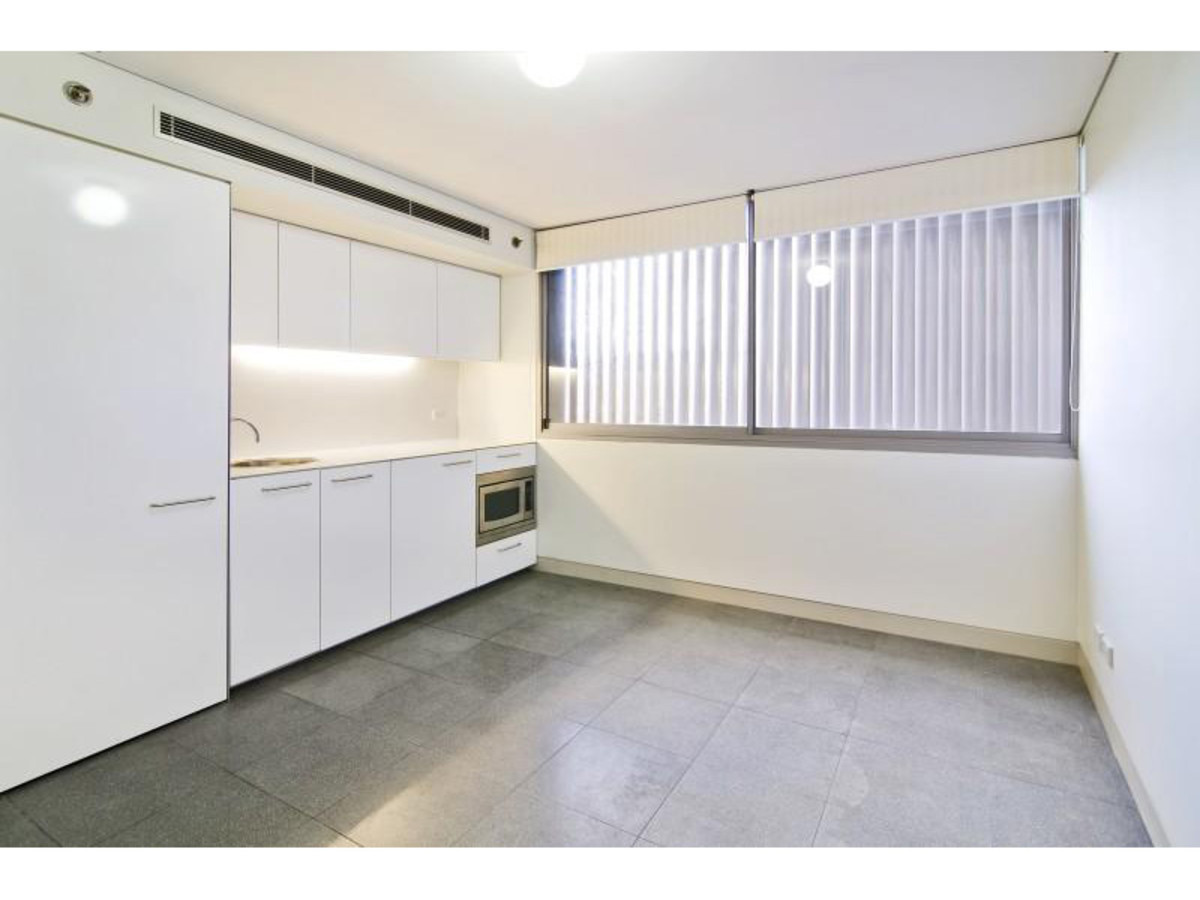 Sleek and Modern One Bedroom - Boutique Security Building With Concierge - Rent Includes Electricty