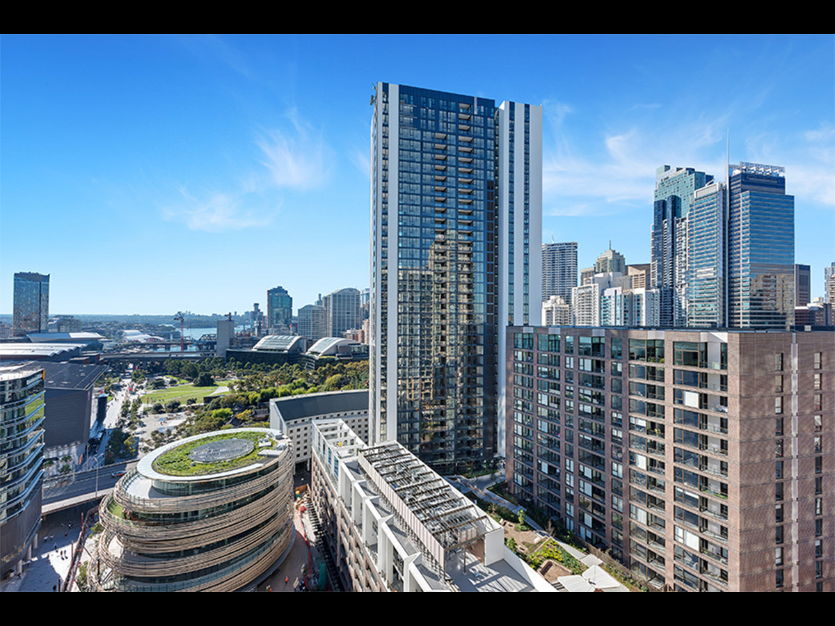 High rise north facing brand new 2 bedroom, 2 bathroom and study apartment with stunning views.