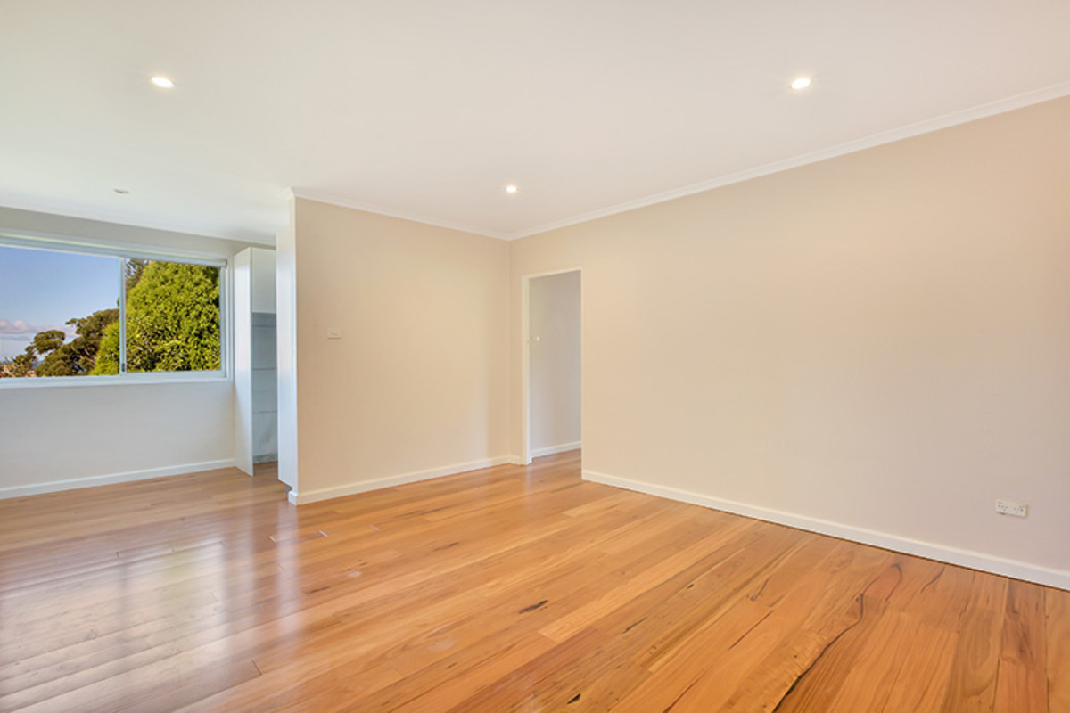 Renovated Apartment With District/Water View