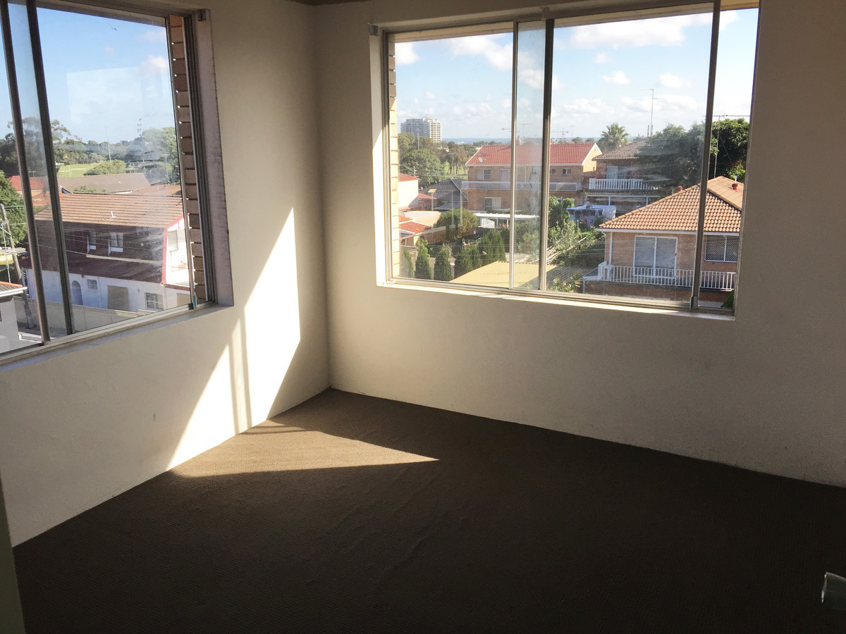 Bright Top Floor Apartment