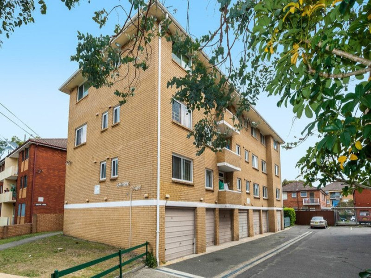 Large Renovated Apartment